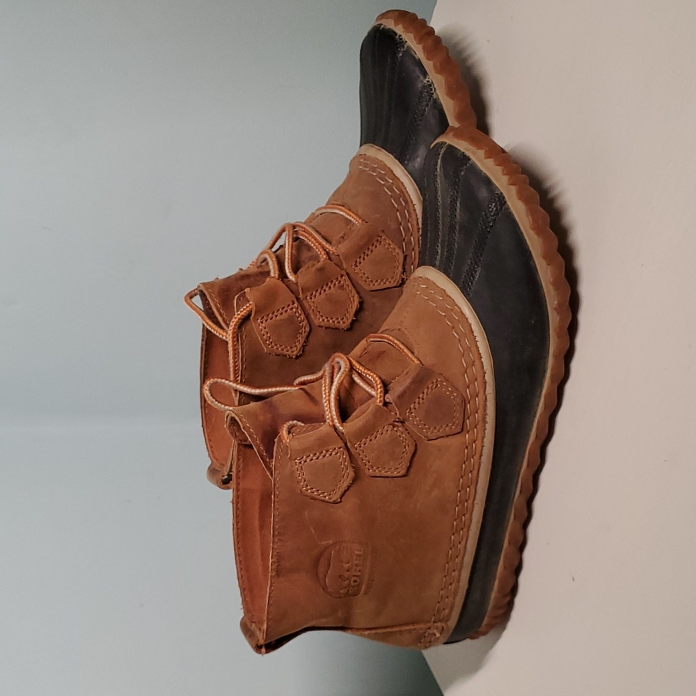 Sorel short rain boots duck booties waterproof + leather 😍☔ out and about